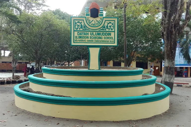 Bundaran Dayah Ulumuddin Lhokseumawe. (Doc Dayah)