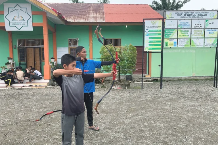 Ekstrakurikuler Dayah Nurul Ikhwah Nagan Raya.  (Doc Dayah)