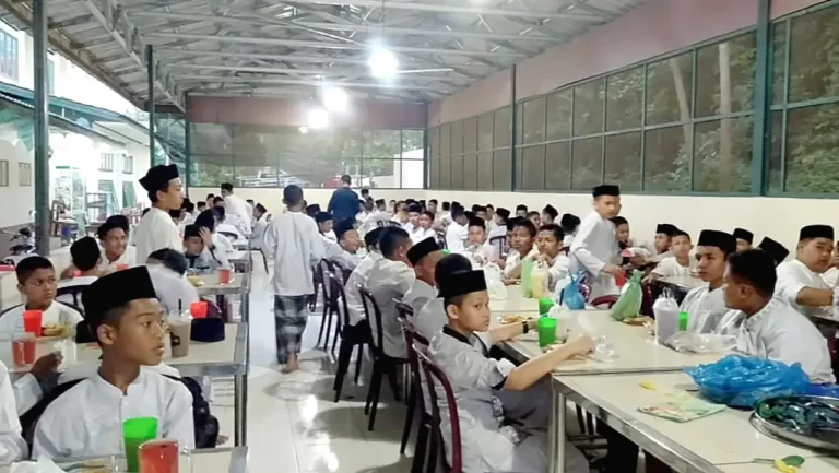 Kantin Pesantren Terpadu Almuslim. (Doc Dayah PTA)