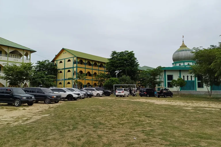 Masjid dan asrama Dayah Ulumuddin Lhokseumawe. (Doc Dayah)