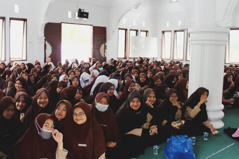 Santri pesantren Darul Mukhlisin Aceh Tengah. (Doc Dayah)