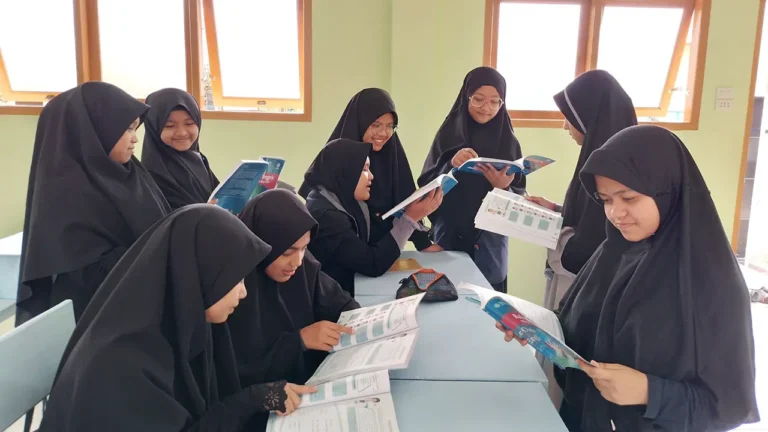 Santriwati Pesantren Modern Al Manar Bener Meriah.(Doc Dayah)