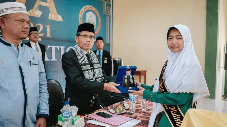 Wisuda Dayah Perbatasan Darul Amin. (Doc Dayah)