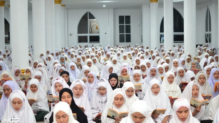 santri putri dayah darul munawwarah kuta krueng.(Doc Dayah)