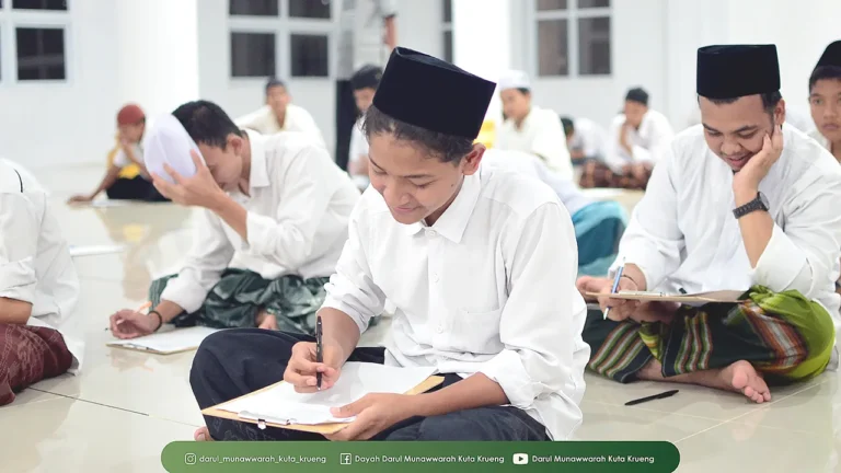 ujian santri darul munawwarah kuta krueng.(Doc Dayah)